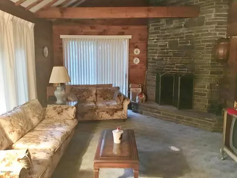 110 Elm Rd, Tafton, PA 18464 photo 8