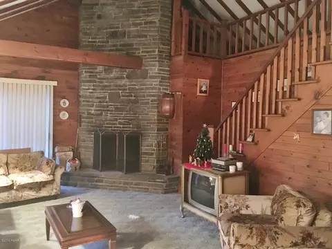 110 Elm Rd, Tafton, PA 18464 photo 7