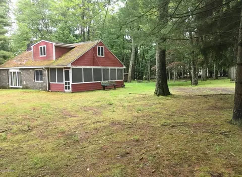 110 Elm Rd, Tafton, PA 18464 photo 4