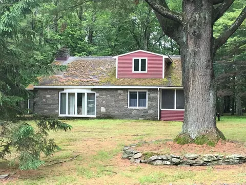 110 Elm Rd, Tafton, PA 18464 photo 2