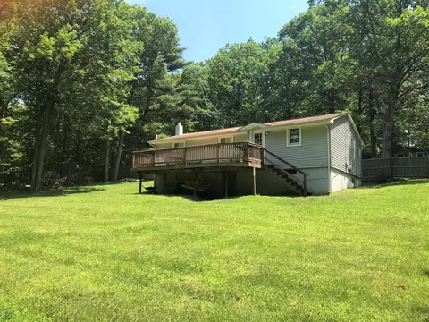 123 Chestnut St, Dingmans Ferry, PA 18328 photo 2