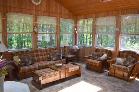 100 Wilson Hill Rd, Dingmans Ferry, PA 18328 photo 13