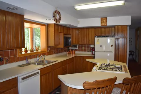 100 Wilson Hill Rd, Dingmans Ferry, PA 18328 photo 3