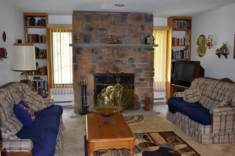 100 Wilson Hill Rd, Dingmans Ferry, PA 18328 photo 8