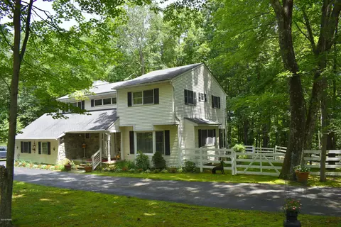100 Wilson Hill Rd, Dingmans Ferry, PA 18328 photo 2