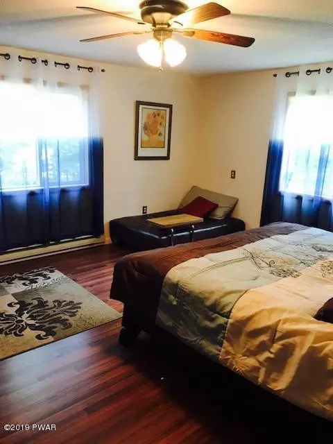 122 Hedge Dr, Dingmans Ferry, PA 18328 photo 14