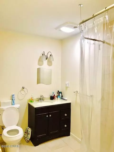 122 Hedge Dr, Dingmans Ferry, PA 18328 photo 16