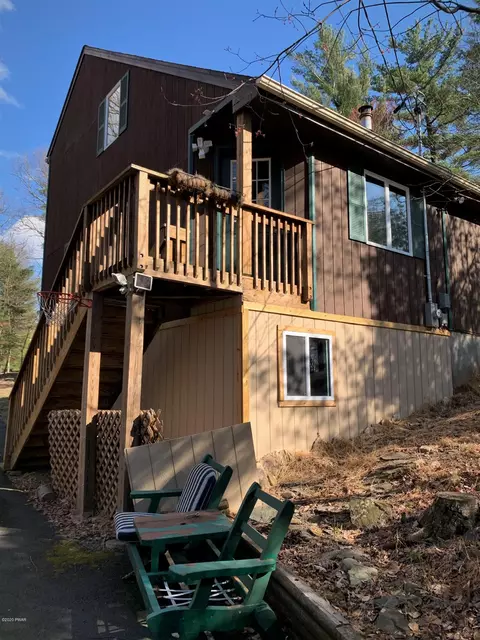 122 Hedge Dr, Dingmans Ferry, PA 18328 photo 2