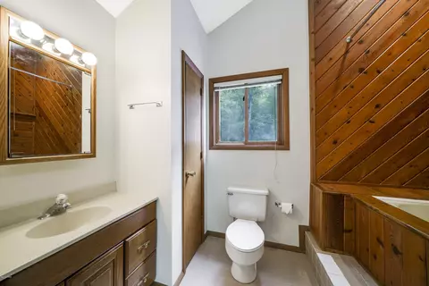 5348 E Woodbridge Dr, Bushkill, PA 18324 photo 19