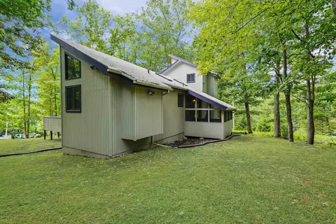 5348 E Woodbridge Dr, Bushkill, PA 18324 photo 3