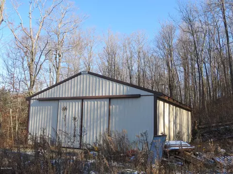 146 Mountain View Rd, Newfoundland, PA 18445 photo 2