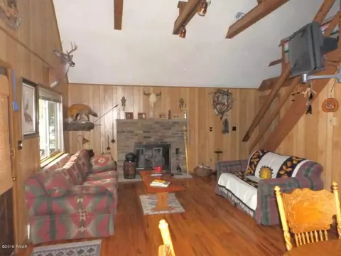 129 Fairview Dr, Dingmans Ferry, PA 18328 photo 3