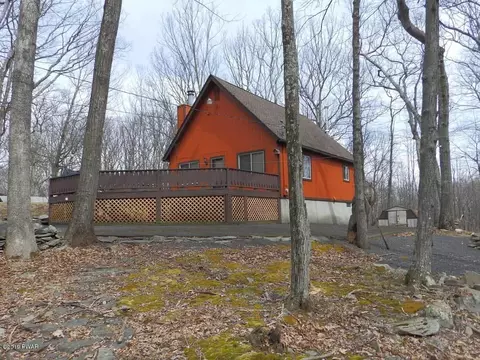 129 Fairview Dr, Dingmans Ferry, PA 18328 photo 2