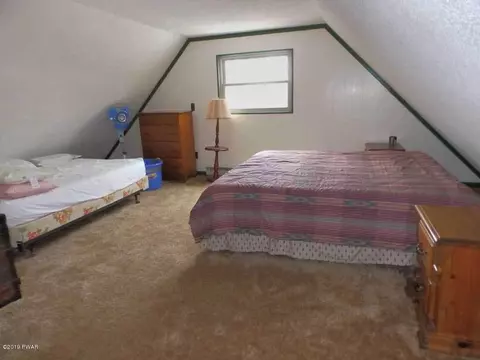 129 Fairview Dr, Dingmans Ferry, PA 18328 photo 8