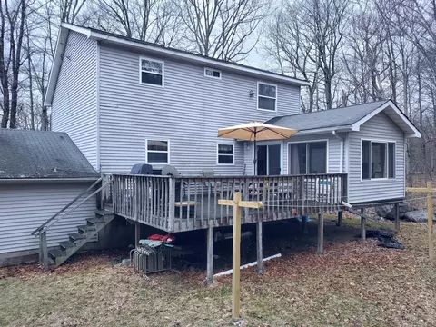 481 Whippoorwill Dr, Bushkill, PA 18324 photo 2