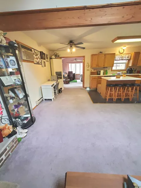 481 Whippoorwill Dr, Bushkill, PA 18324 photo 8