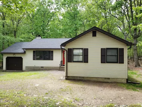 2237 Eagle Path, Bushkill, PA 18324 photo 2