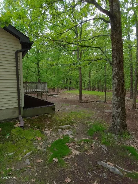 2237 Eagle Path, Bushkill, PA 18324 photo 27