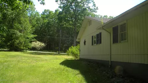 125 Pine Forest Rd, Greeley, PA 18425 photo 43