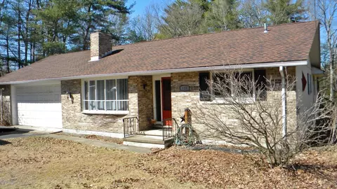 125 Pine Forest Rd, Greeley, PA 18425 photo 1