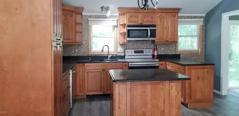 104 Palm Dr, Dingmans Ferry, PA 18328 photo 7