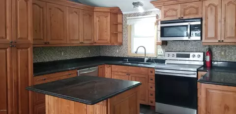 104 Palm Dr, Dingmans Ferry, PA 18328 photo 6