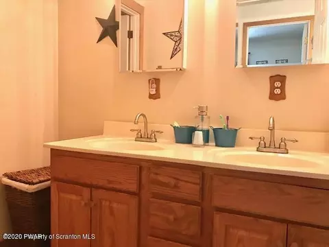 9 Excursion Dr, Damascus, PA 18415 photo 12
