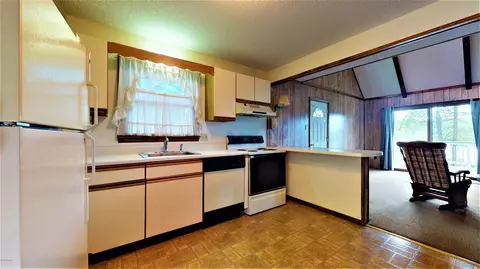142 Marcel Dr, Dingmans Ferry, PA 18328 photo 11