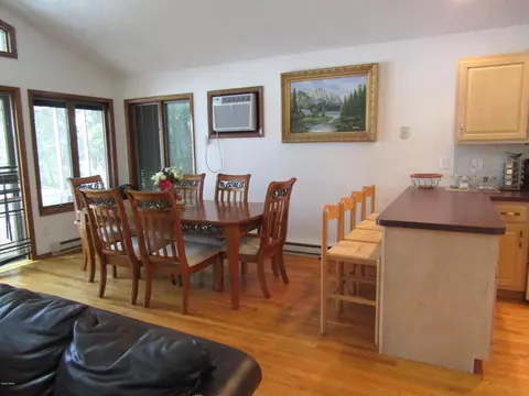 131 E Lake View Dr, Dingmans Ferry, PA 18328 photo 8