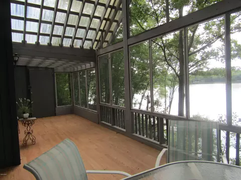 131 E Lake View Dr, Dingmans Ferry, PA 18328 photo 18