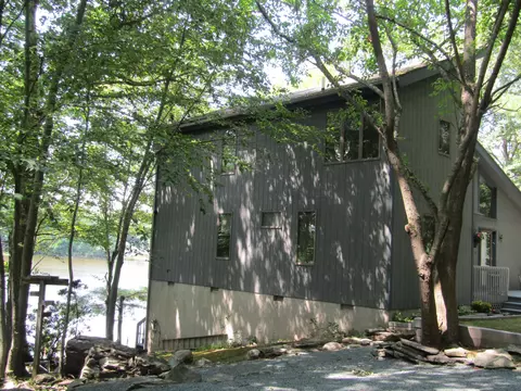 131 E Lake View Dr, Dingmans Ferry, PA 18328 photo 30
