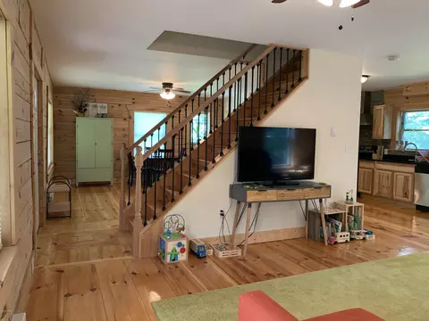 101 Beaver Ct, Dingmans Ferry, PA 18328 photo 8