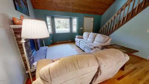 105 Apache Trl, Dingmans Ferry, PA 18328 photo 3