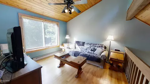 105 Apache Trl, Dingmans Ferry, PA 18328 photo 9