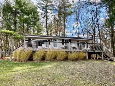 244 E Shore Dr, Dingmans Ferry, PA 18328 photo 2