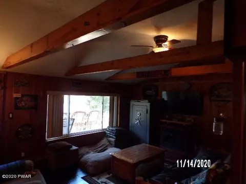 244 E Shore Dr, Dingmans Ferry, PA 18328 photo 10