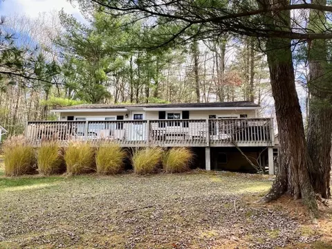 244 E Shore Dr, Dingmans Ferry, PA 18328 photo 3