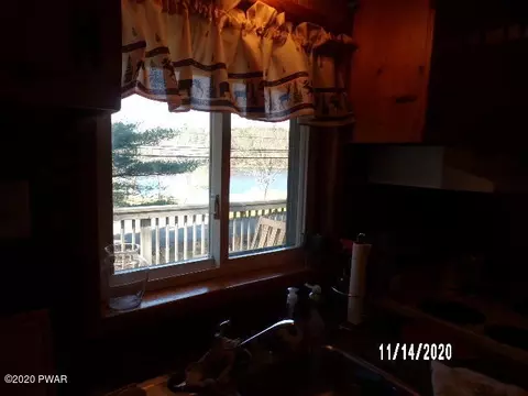 244 E Shore Dr, Dingmans Ferry, PA 18328 photo 9