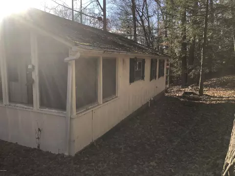 2243 Pine Ln, Bushkill, PA 18324 photo 6