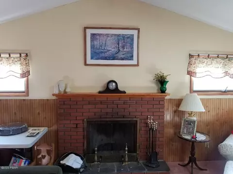 119 Crossing Way, Dingmans Ferry, PA 18328 photo 7