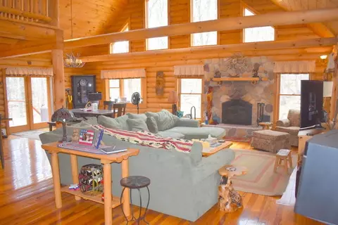 168 Split Rock Rd, Newfoundland, PA 18445 photo 7