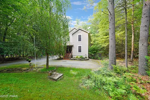 101 Seneca Trl, Dingmans Ferry, PA 18328 photo 2