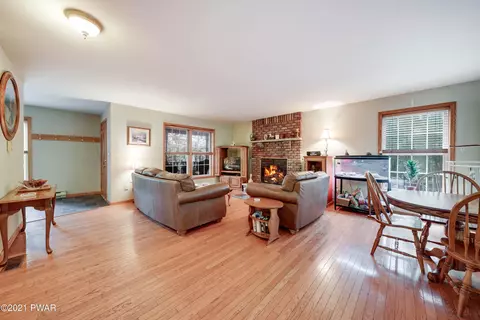101 Seneca Trl, Dingmans Ferry, PA 18328 photo 12