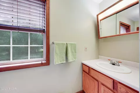 101 Seneca Trl, Dingmans Ferry, PA 18328 photo 23