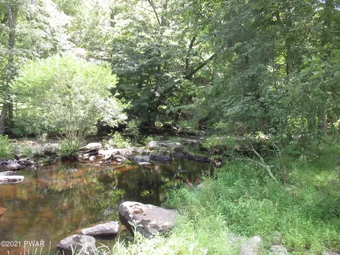 397 Saunders Dr, Bushkill, PA 18324 photo 29