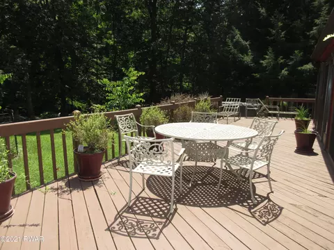 397 Saunders Dr, Bushkill, PA 18324 photo 22