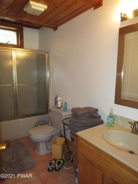 397 Saunders Dr, Bushkill, PA 18324 photo 17