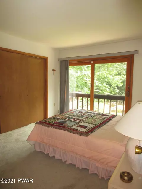 397 Saunders Dr, Bushkill, PA 18324 photo 19