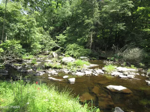 397 Saunders Dr, Bushkill, PA 18324 photo 28