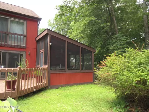 397 Saunders Dr, Bushkill, PA 18324 photo 31